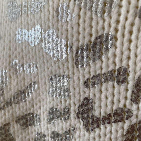 Andthewhy Silver leopardCheetah print sweater with balloon sleeve. Oversized fit - Picture 15 of 16